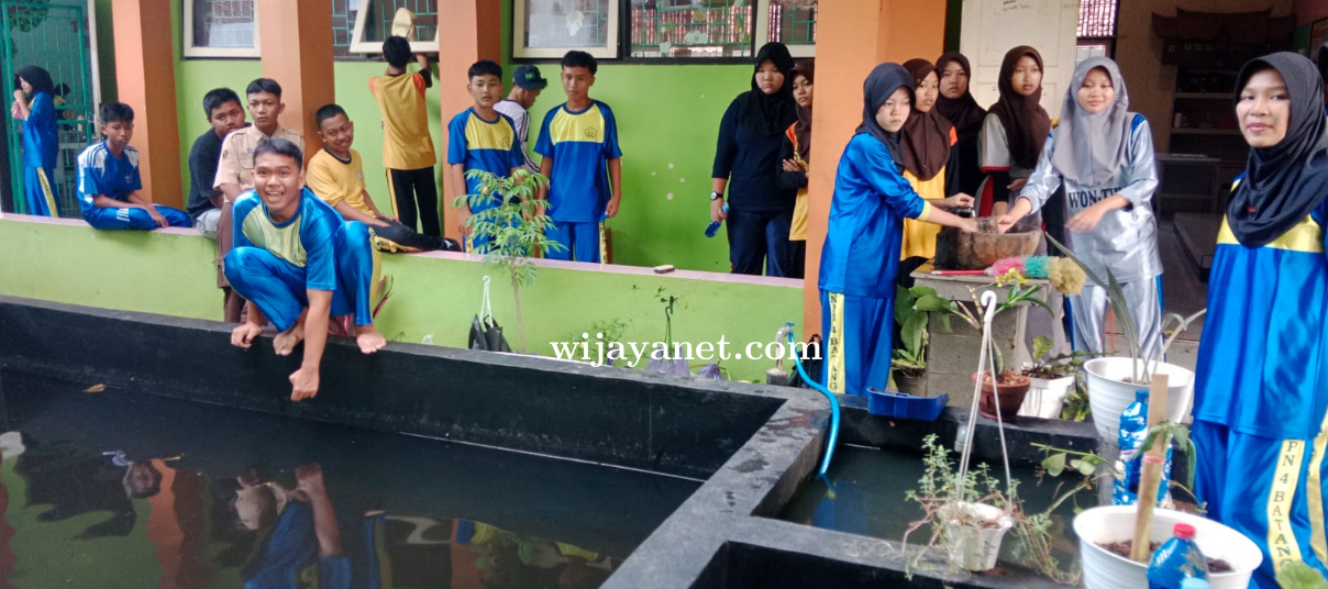 Kebersihan lingkungan sekolah 